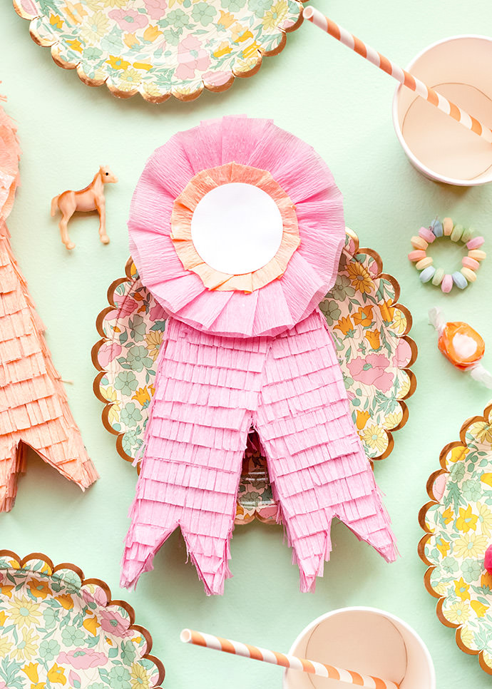 DIY Prize Ribbon Piñata