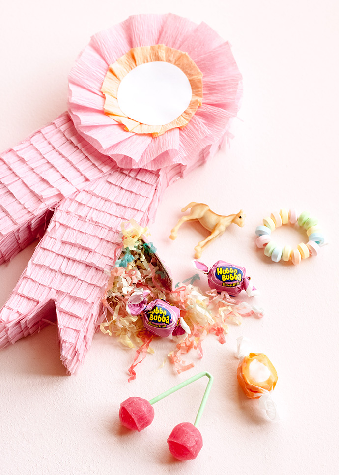 DIY Prize Ribbon Piñata