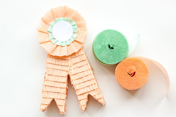 DIY Prize Ribbon Piñata