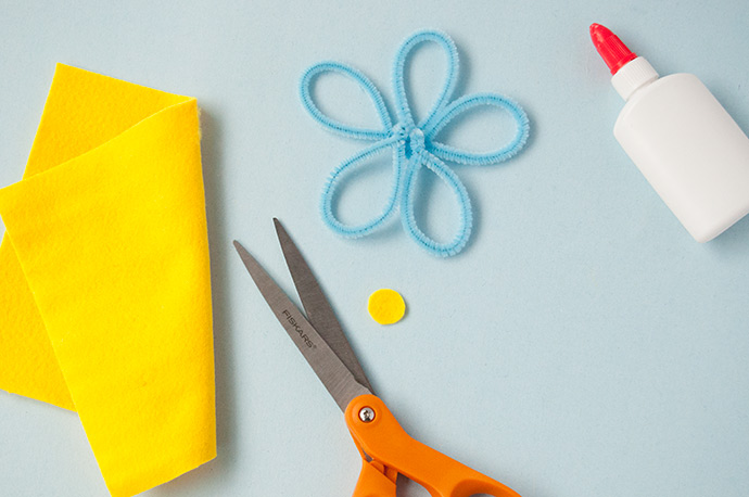 Floral Pipe Cleaner Wall Hanging