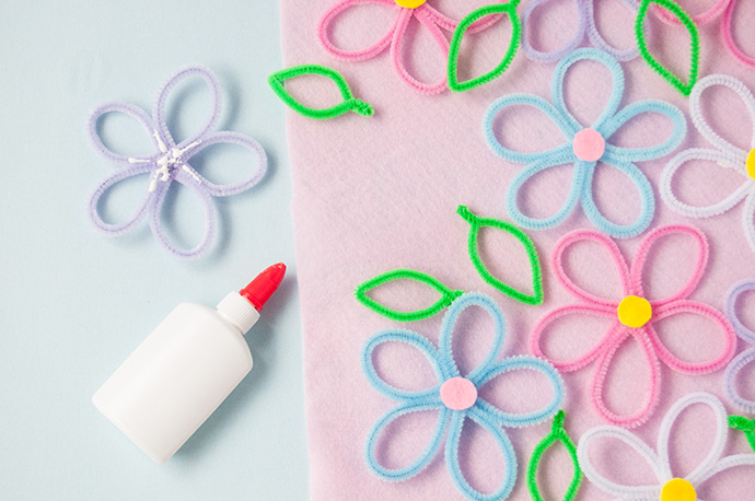 Floral Pipe Cleaner Wall Hanging