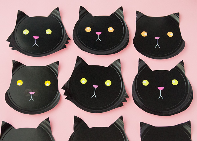 Paper Plate Black Cats