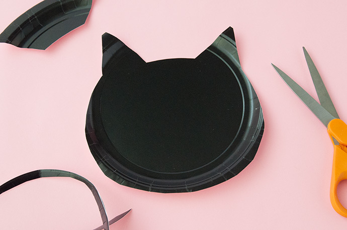 Paper Plate Black Cats