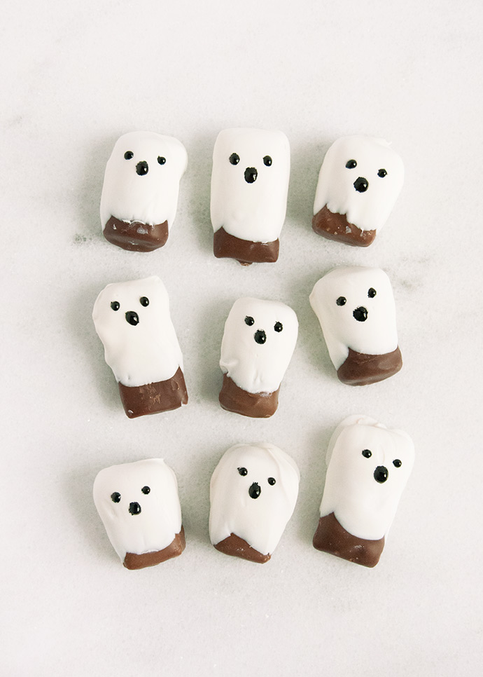 Dip and Drip Chocolate Ghosts