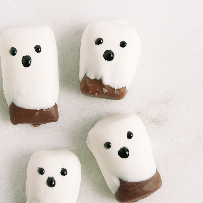 Dip and Drip Chocolate Ghosts