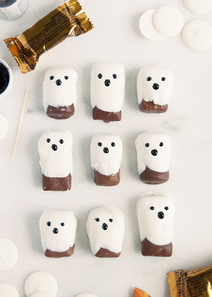 Dip and Drip Chocolate Ghosts