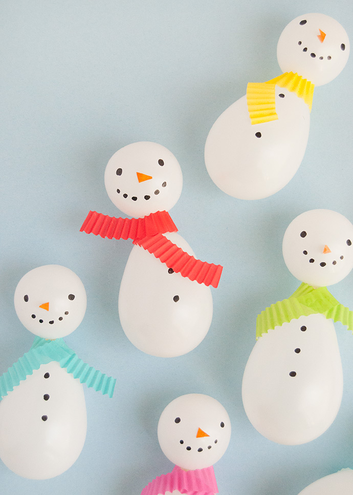 Balloon Snowman Garland