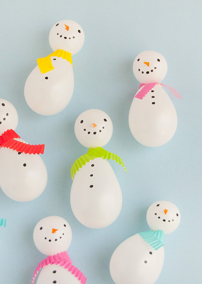 Balloon Snowman Garland