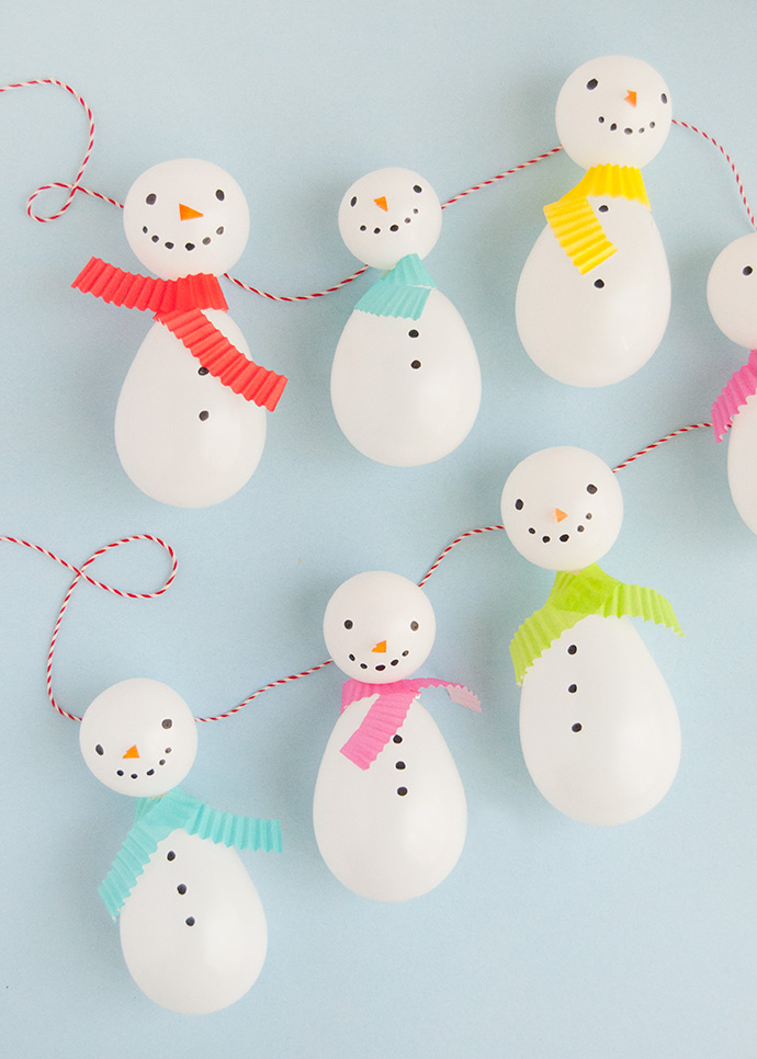 Balloon Snowman Garland