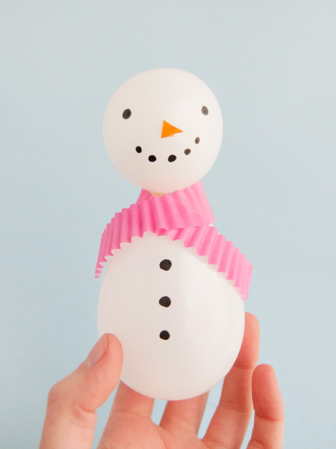 Balloon Snowman Garland