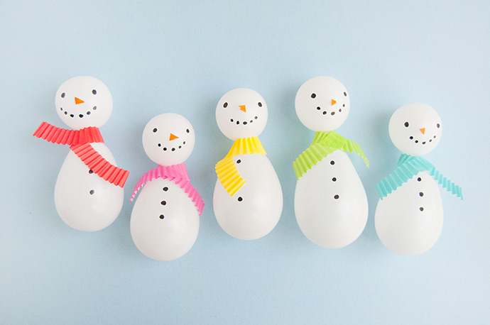 Balloon Snowman Garland