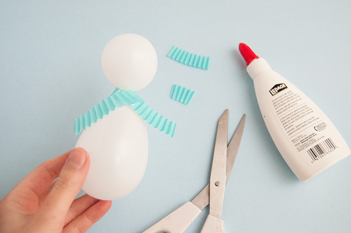 Balloon Snowman Garland