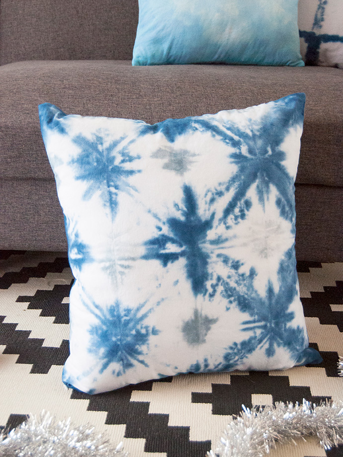 How to Make Shibori Pillows for the Holidays