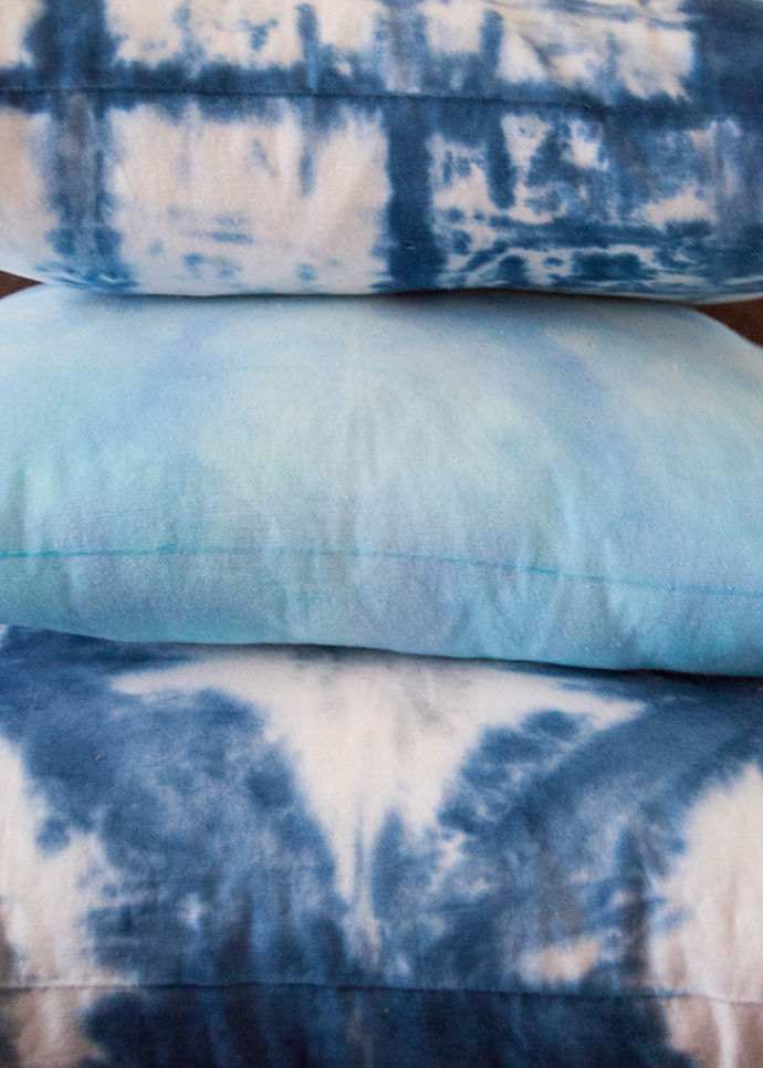 How to Make Shibori Pillows for the Holidays