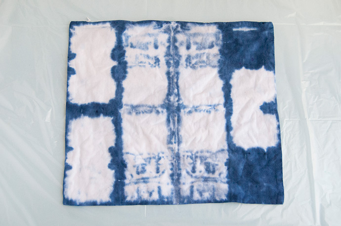 How to Make Shibori Pillows for the Holidays