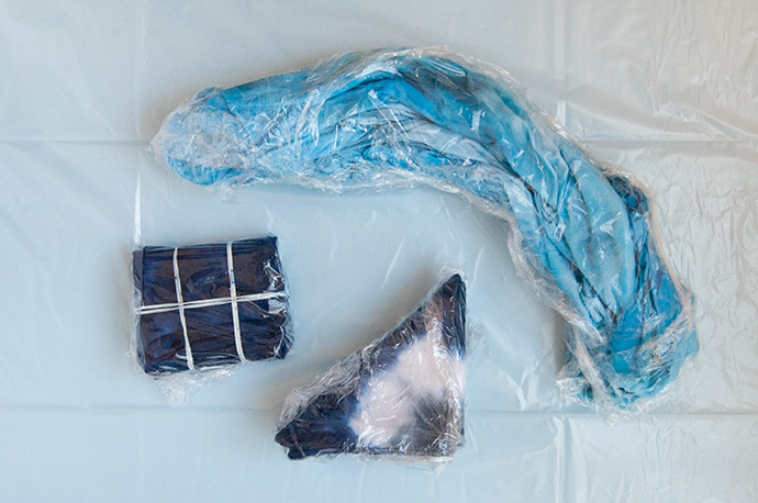 How to Make Shibori Pillows for the Holidays