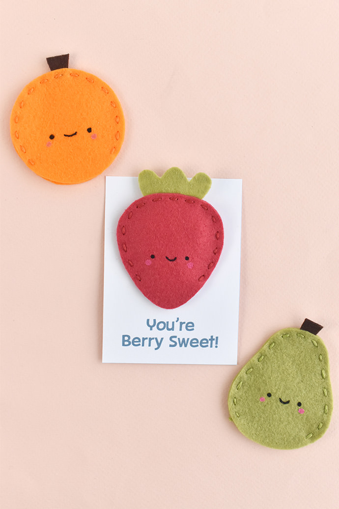 Fruit and Veggie Finger Puppet Valentines