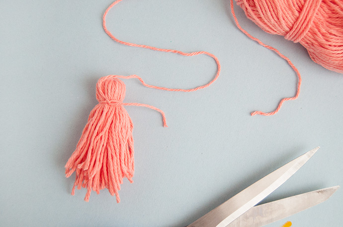 2-Minute Dye Tassel Baskets