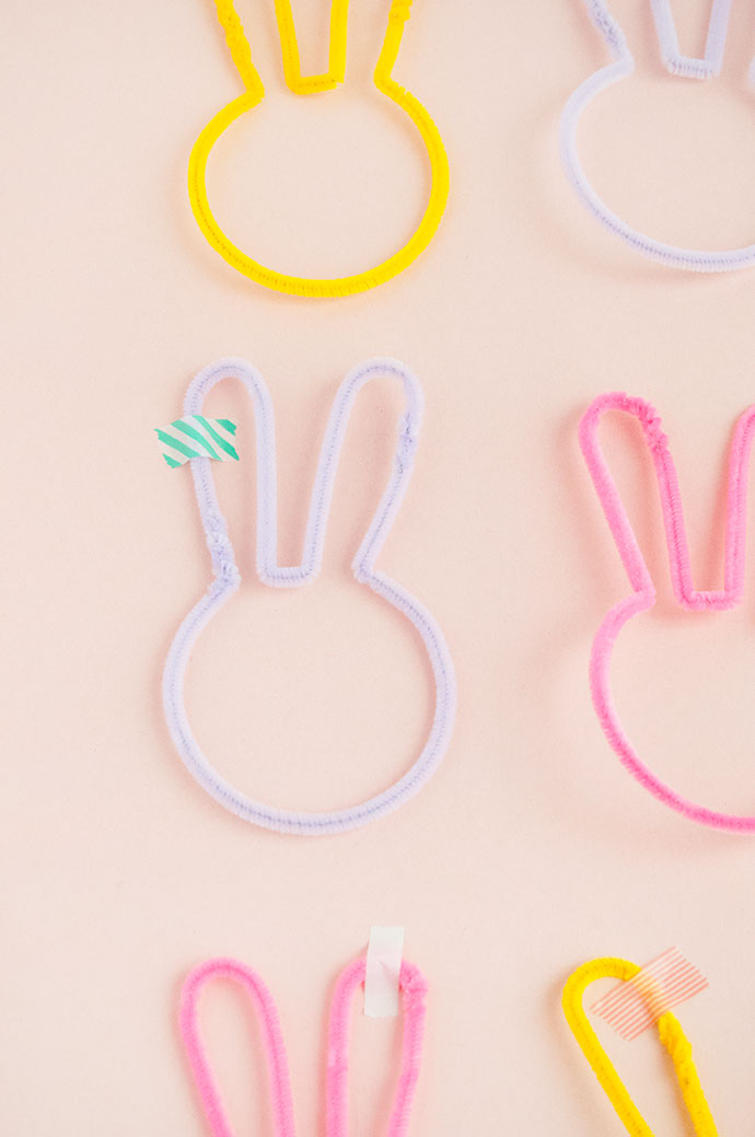 Pipe Cleaner Easter Bunnies