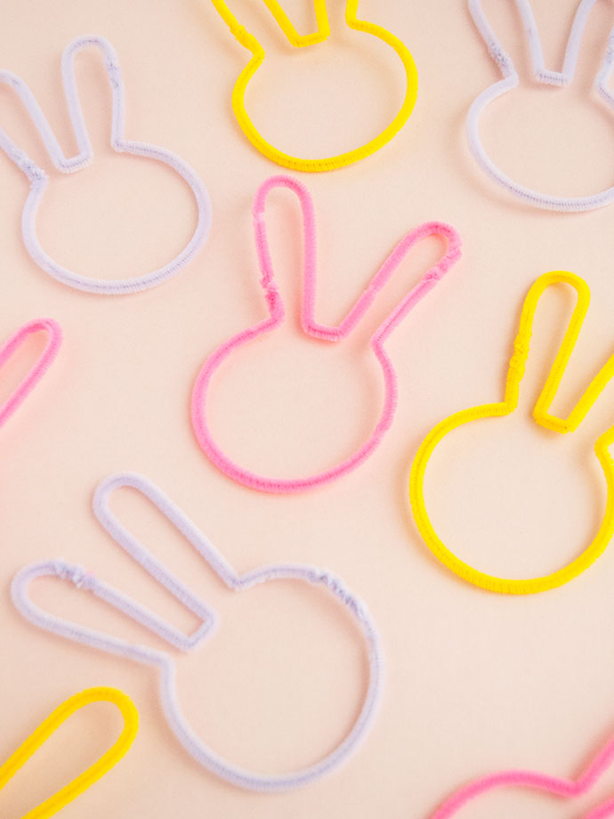 Pipe Cleaner Easter Bunnies