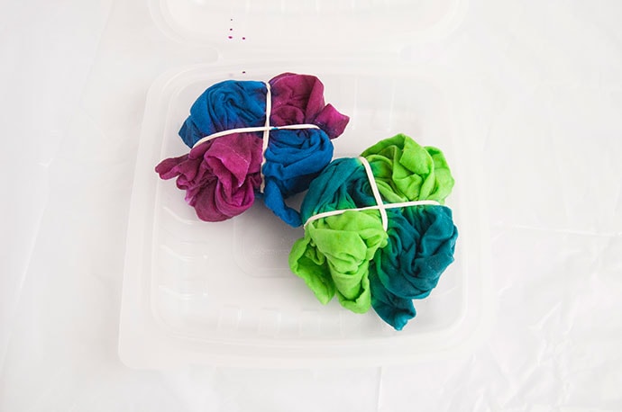 How to Tie Dye with Kids: Three Ways