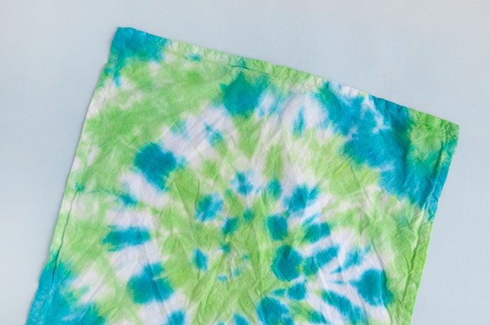 How to Tie Dye with Kids: Three Ways