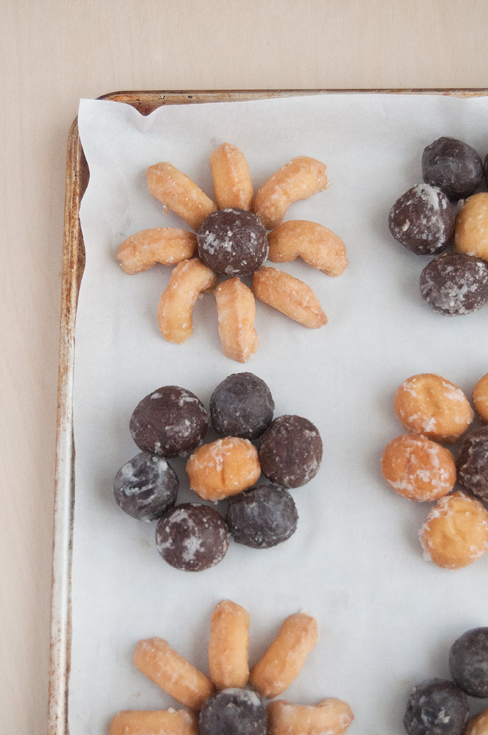 Easy Donut Hole Flowers