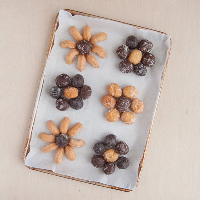 Easy Donut Hole Flowers