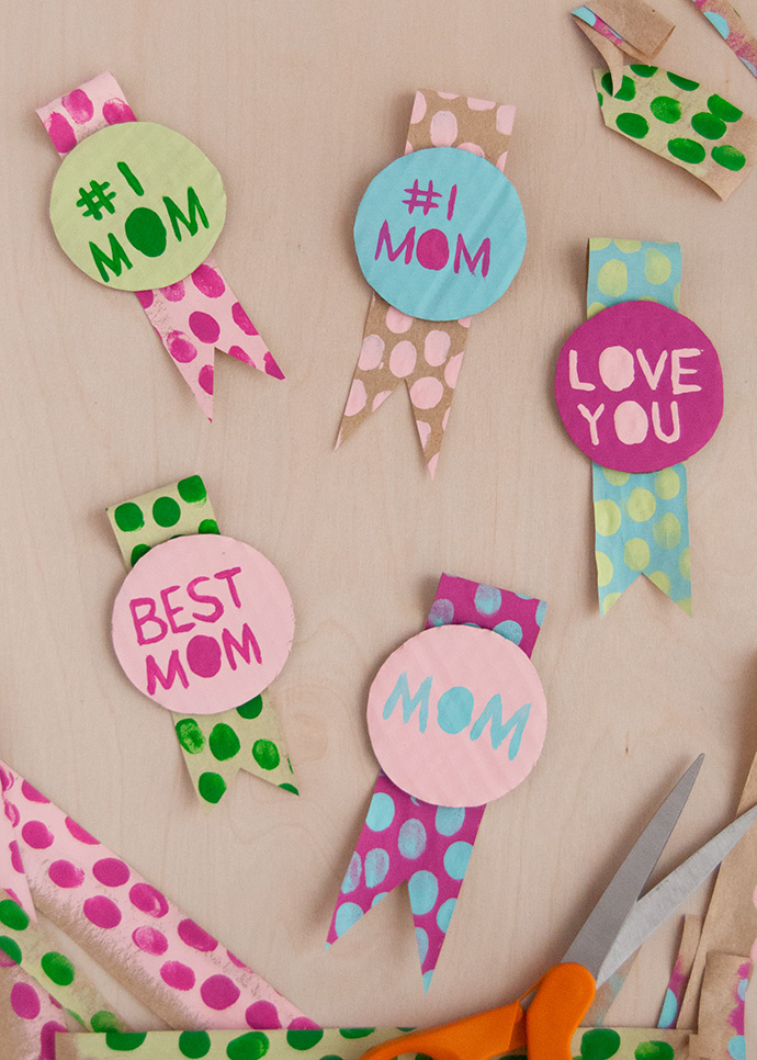 Fingerprint Art Mother's Day Badges